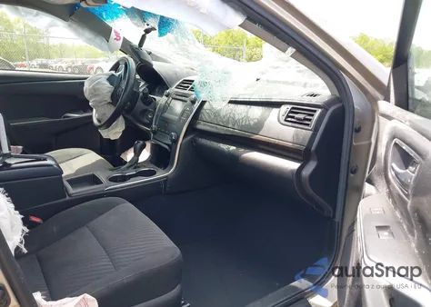 2017 Toyota Camry Le z USA, uszkodzony, nr VIN 4T1BF1FK1HU417472